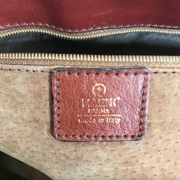 Maeni Alligator Shoulder Bag - Picture 3 of 3